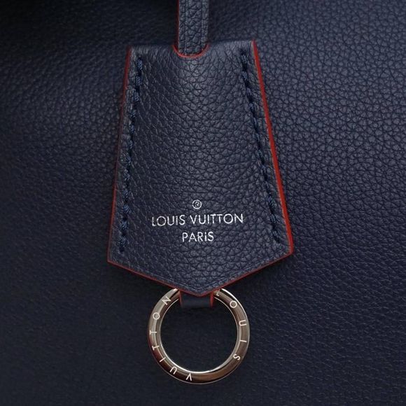 LockMe Bucket  Grain Calf Leather Diagonal Marine Rouge Navy - Picture 10 of 11